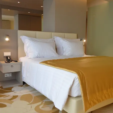Hotel Smy 4*